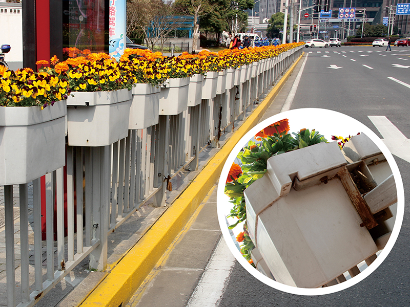 PVC蘤(hua)箱(xiang)護(hù)(hu)欄(lan)