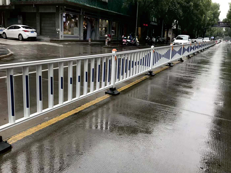 防眩闆(ban)護(hù)(hu)欄價(jià)格