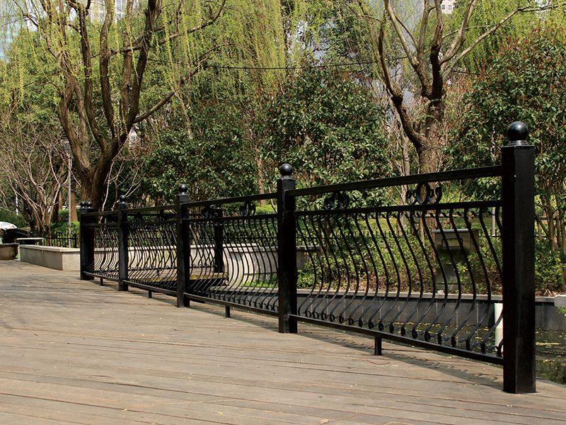 景觀護(hù)(hu)欄(lan)廠(chang)傢(jia)