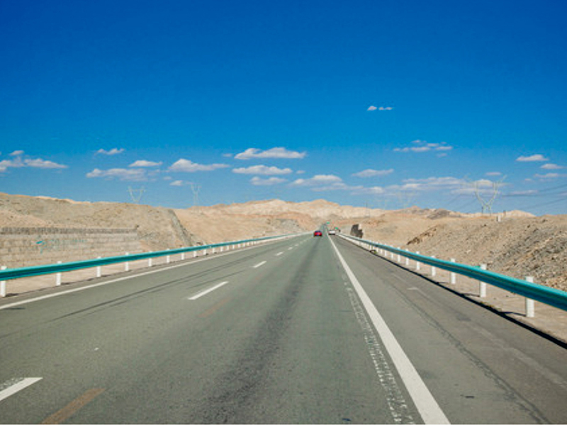 波(bo)形(xing)樑護欄(lan)闆(ban)生産廠傢(jia)