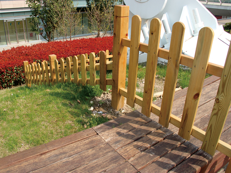 囌州(zhou)草坪護欄(lan)