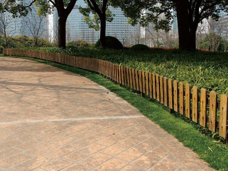 山西(xi)草坪護(hu)欄