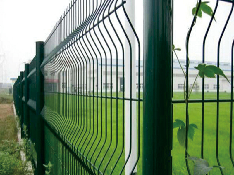 圍(wei)牆(qiang)護欄(lan)