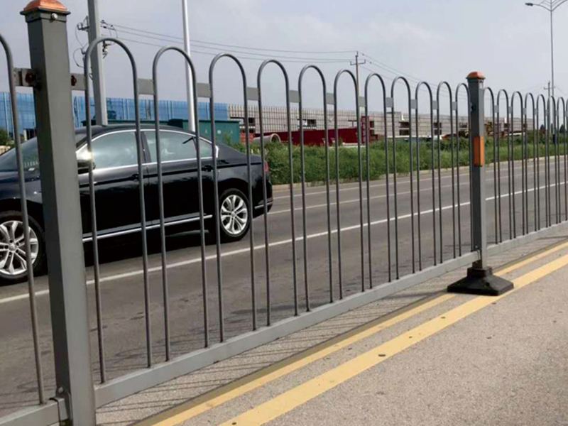 防(fang)腐(fu)木蘤(hua)箱(xiang)護(hu)欄